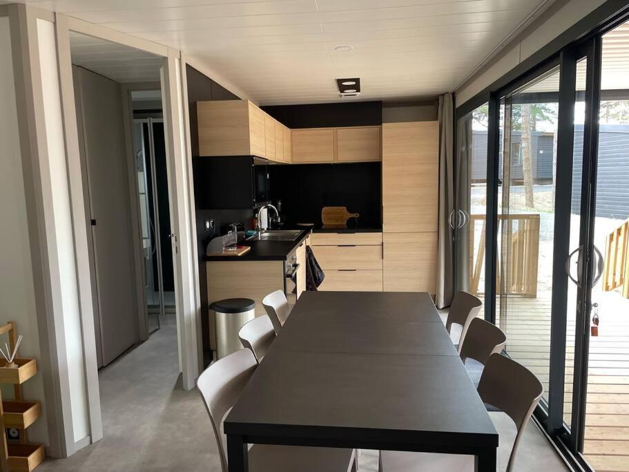 Cottage Dans Parc Residentiel De Loisirs, Piscine, 150M De La Mer Jullouville-les-Pins Exteriér fotografie