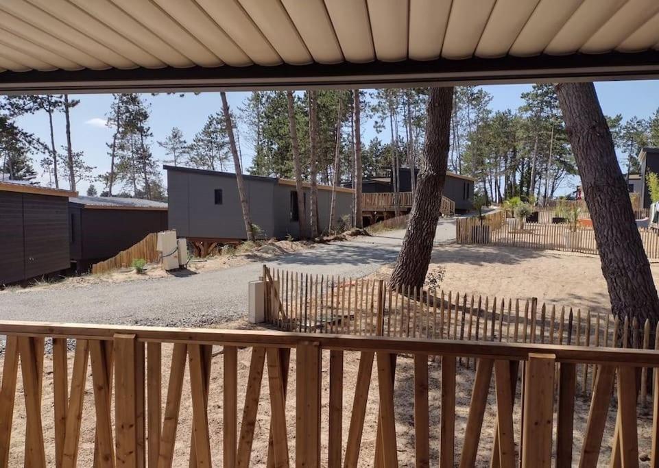 Cottage Dans Parc Residentiel De Loisirs, Piscine, 150M De La Mer Jullouville-les-Pins Exteriér fotografie